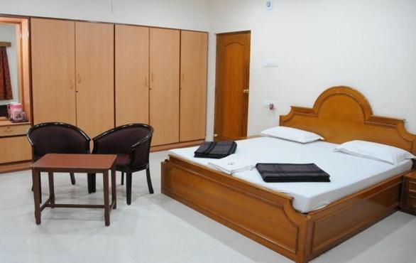 Lloyds Guest House, North Boag Road, T. Nagar Chennai Exterior photo