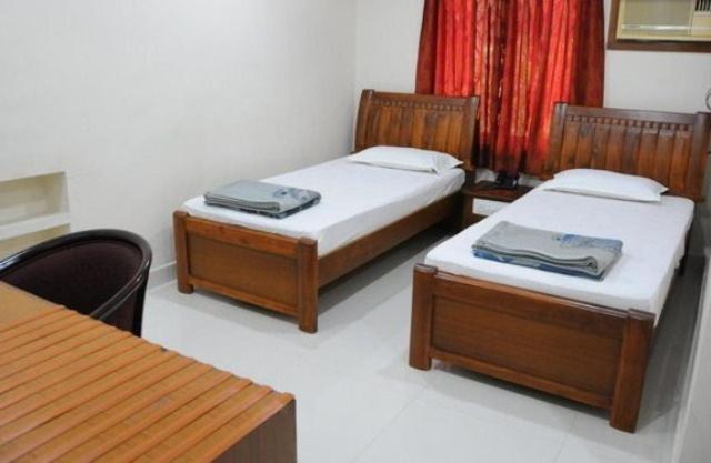 Lloyds Guest House, North Boag Road, T. Nagar Chennai Exterior photo